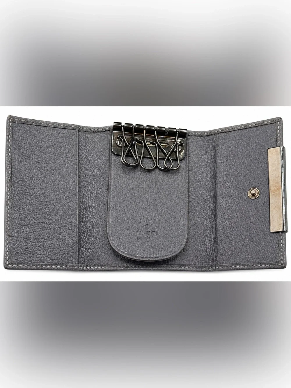 Gucci gray pebbled